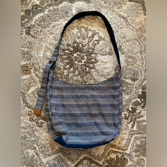 Thirty-One 31 Retro Metro Hobo Bag Crossbody Blue White Stripe Woven Adjustable - Picture 1 of 11